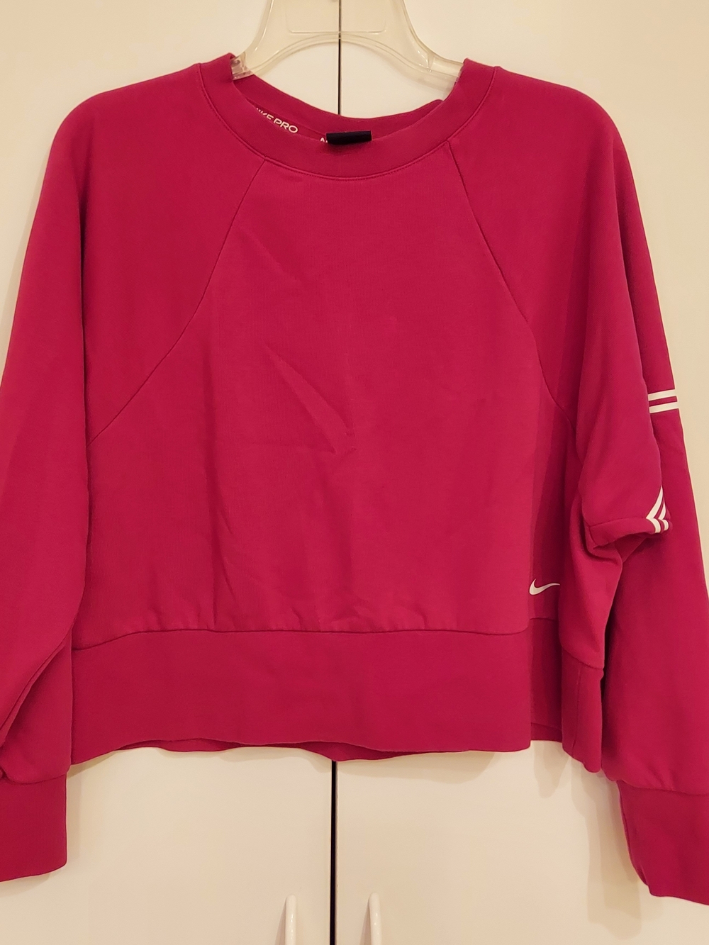 Nike Women’s Raspberry Pink Crewneck Sweatshirt Size L